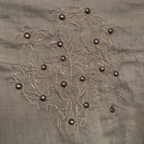 Women’s Do & Be army green, pearl button top - Picture 7 of 7